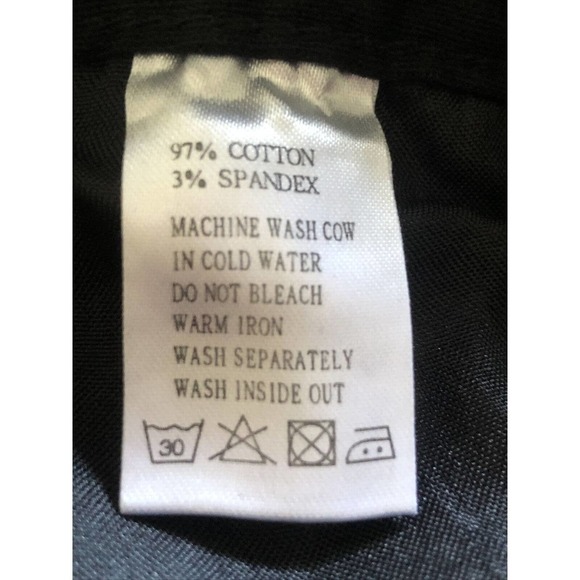 DISNEY Women’s Size 2 Mickey Mouse Black Capri Pants Silver Button - Picture 8 of 12